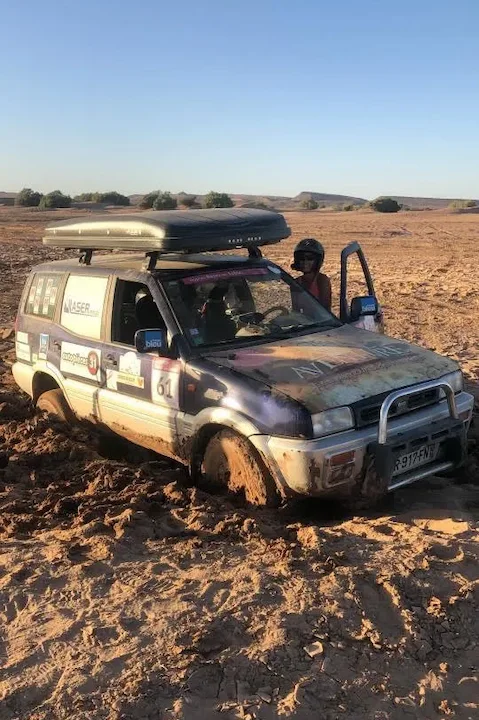 Voiture enterrée au trophée rose des sables 2018